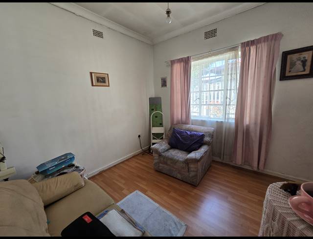 3 BEDROOM FREEHOLD FOR SALE IN REWLATCH